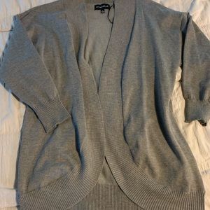 Quarter sleeve cardigan